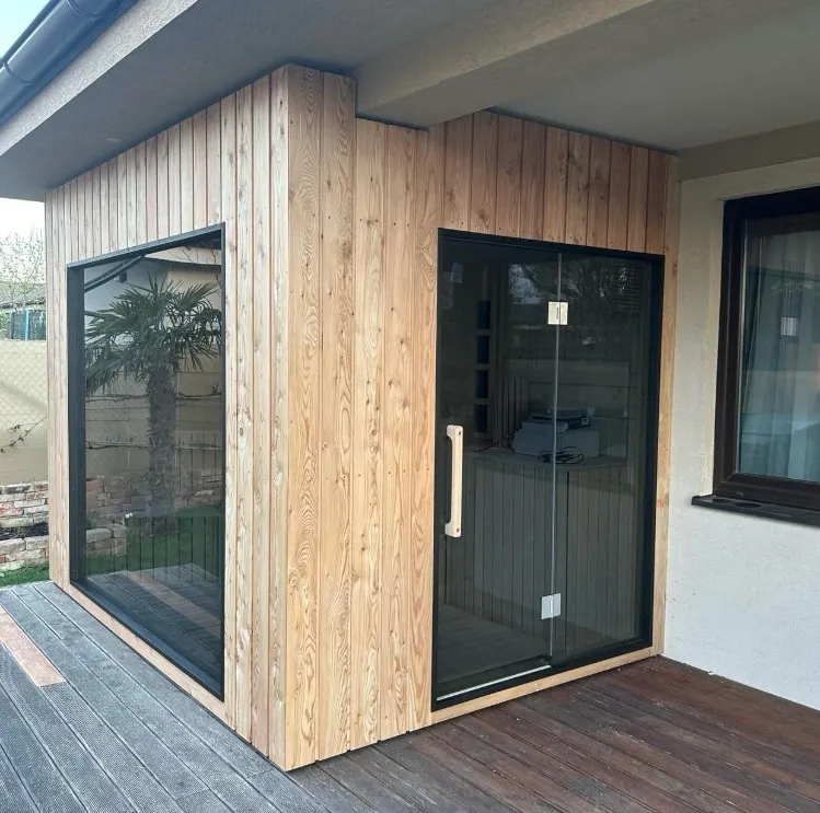 DiSauna Referenzprojekt – Fass-Sauna mit Bergpanorama